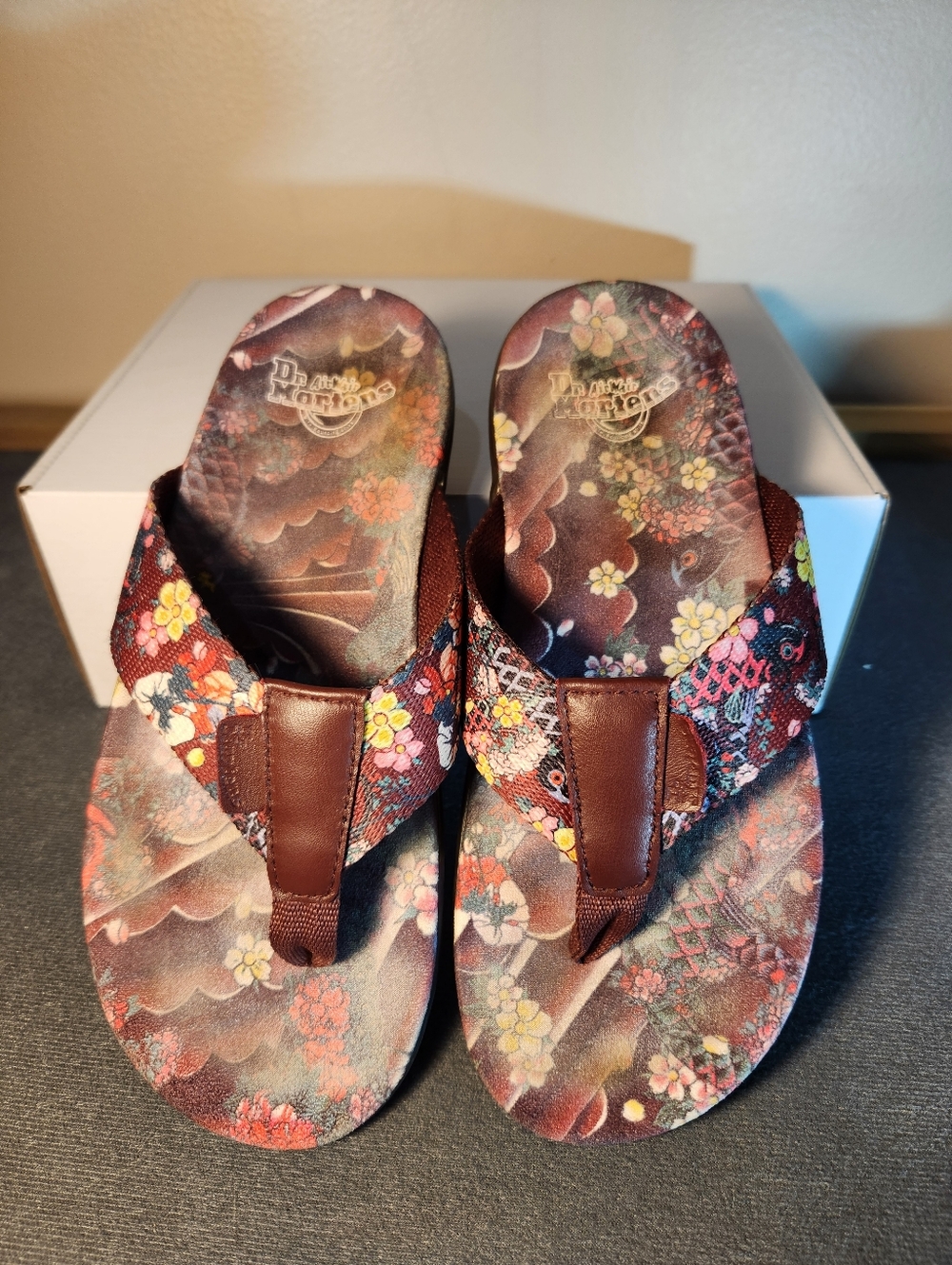 RARE Dr Martens X Evius Wagara Mana Koi Fish Tattoo Sleeve Slider Sandal Wms 8